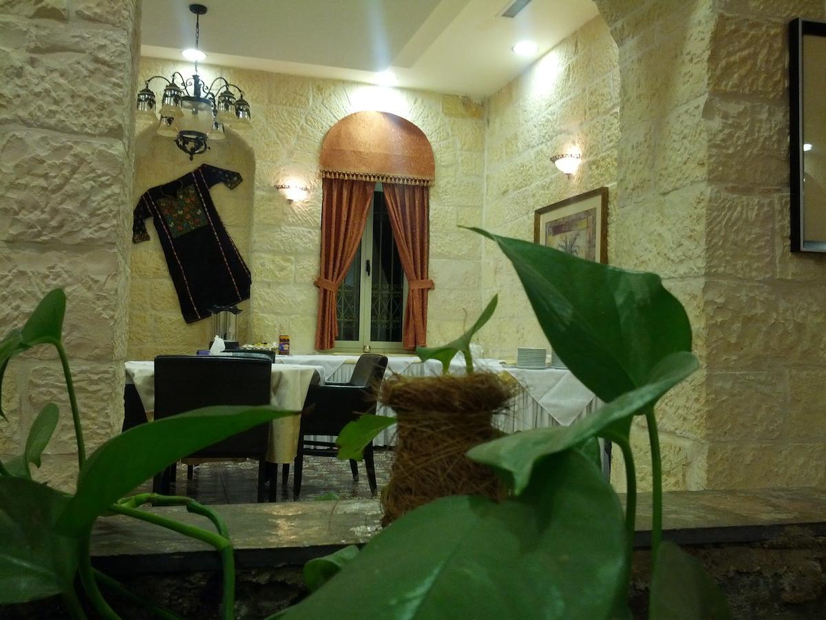 Alhambra Palace Hotel Suites - רמאללה מראה חיצוני תמונה